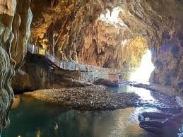 Laghetto nelle grotte