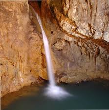 Visita guidata nelle grotte